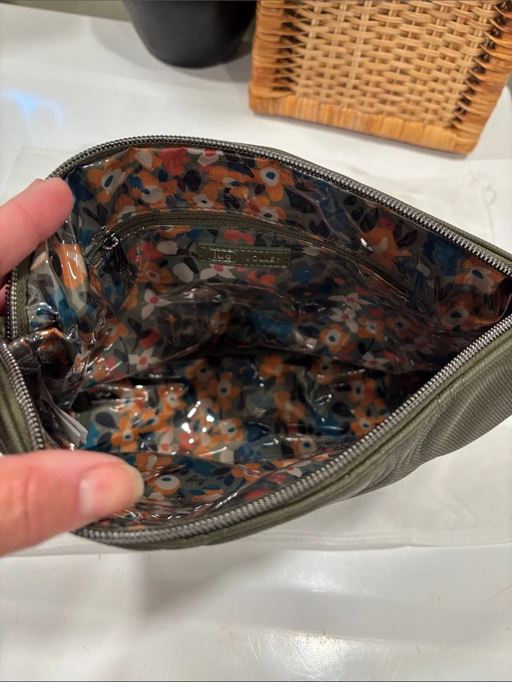 Volley Matte Luxe VL Pouch in Olive Green NWT